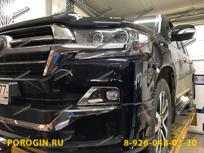 Установка порогов Toyota Land Cruiser 200 excalibur Рестайлинг 2 2015-2020